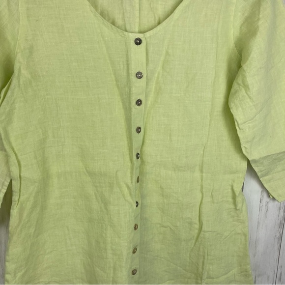 Soft Surroundings 100% linen like button down XS - Picture 3 of 4